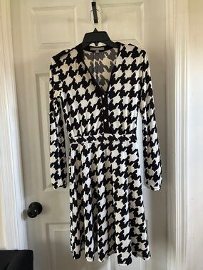 NY Collection Black and White Houndstooth Long-Sleeve Dress